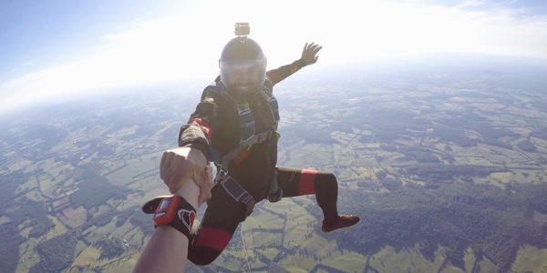 FIVE TIPS FOR SELECTING A PROFESSIONAL SKYDIVING CENTER | Skydive Orange