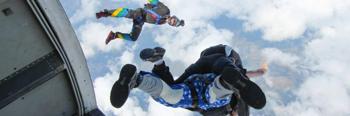 camera flyer captures skydiving video