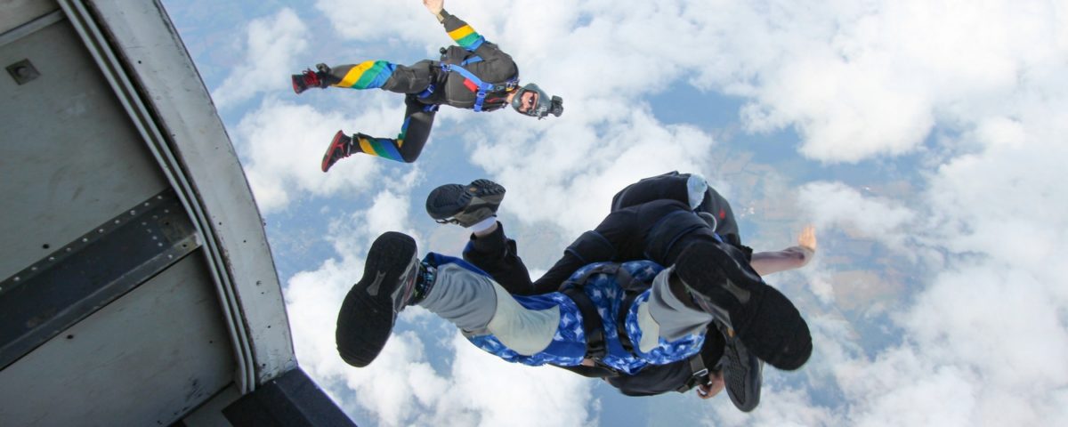 camera flyer captures skydiving video