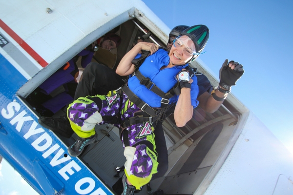 skydiving video of tandem exit