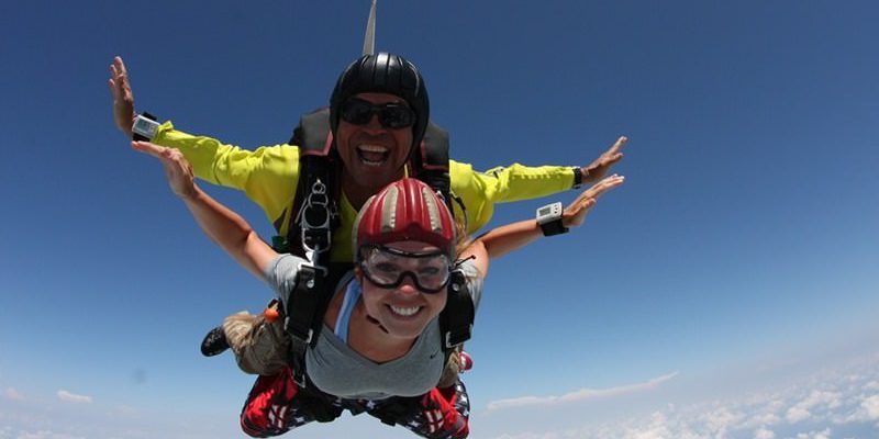 Skydivers safely jumping at Skydive Orange