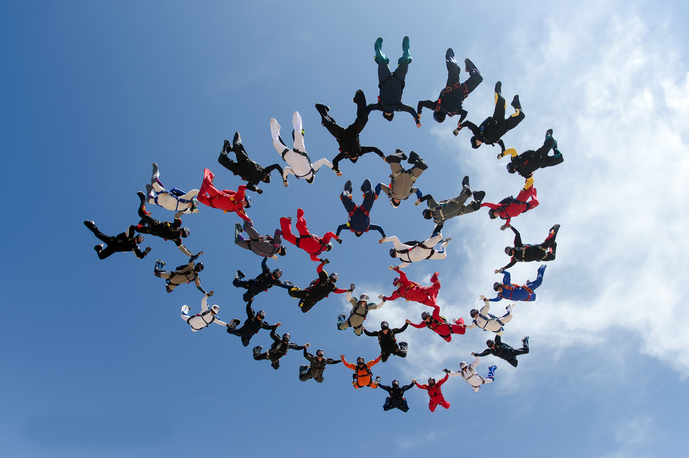 skydivers competing in formation